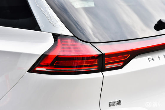 403 km dalekiego zasięgu czysto elektryczne samochody AIWAYS U5 z prędkością 160 km/h