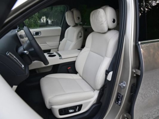 42,8 kWh 6-miejscowy elektryczny SUV z akumulatorem