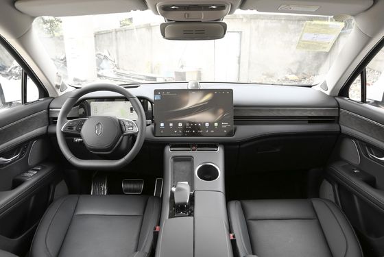 Średni rozmiar 0,5h Szybkie ładowanie samochodów elektrycznych Duża przestrzeń RWD AITO M5 200 km / h