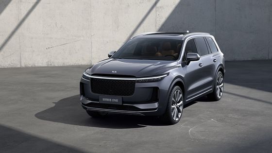220 km/h Hybrydowy SUV typu plug-in Zasięg 700 km Cztery ekrany Sześcioosobowy samochód elektryczny