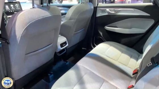 Geometria C Kompaktowe samochody elektryczne EV Zasięg 550 km Napęd na przednie koła 150 km/h