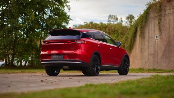 635 km samochodów elektrycznych o wysokich osiągach