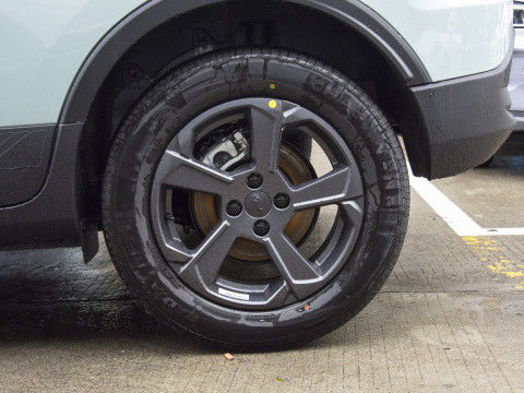 Mały SUV Ekologiczne samochody elektryczne Geometria Geely E 320 km 401 km 5 drzwi 5 miejsc siedzących