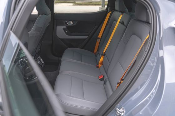 Polestar 2 duże samochody elektryczne 485 km szybkie ładowanie SUV 4-osobowe samochody 160 km/h