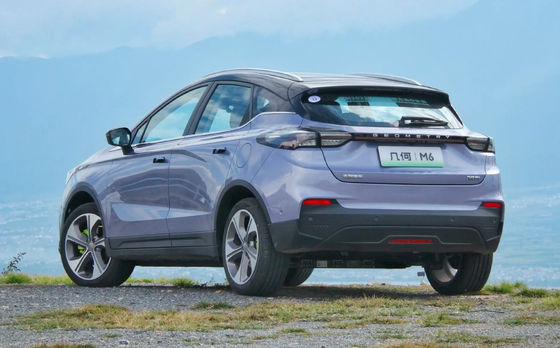 450 km / 580 km dalekiego zasięgu EV SUV Geely Geometry M6 Luksusowy 5-osobowy elektryczny SUV