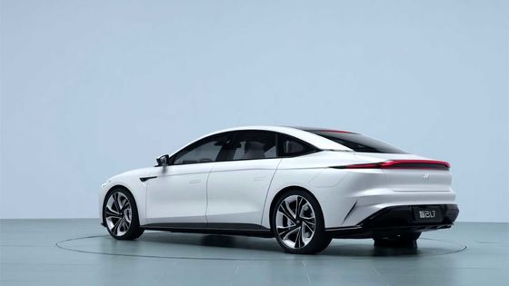 ZHIJI L7 Wysokowydajne samochody elektryczne 615 km Pojazdy elektryczne nowej energii