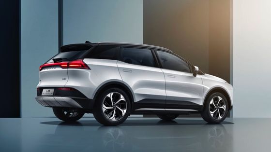 403 km dalekiego zasięgu czysto elektryczne samochody AIWAYS U5 z prędkością 160 km/h