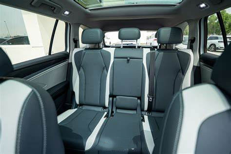 Samochody elektryczne dalekiego zasięgu o zasięgu 601 km Volkswagen Id. 6 Crozz Pure+ 7-osobowy elektryczny SUV