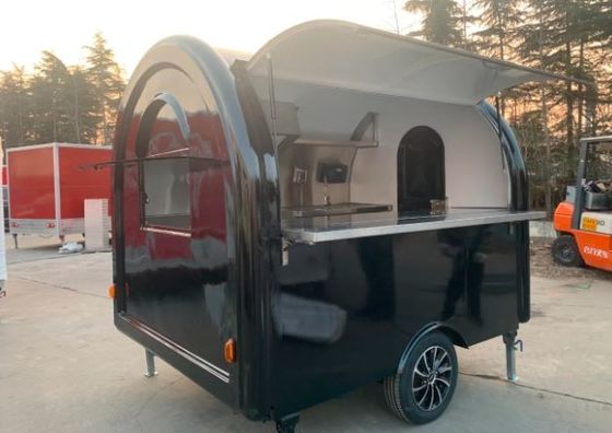 Wyposażony w maszyny do jedzenia