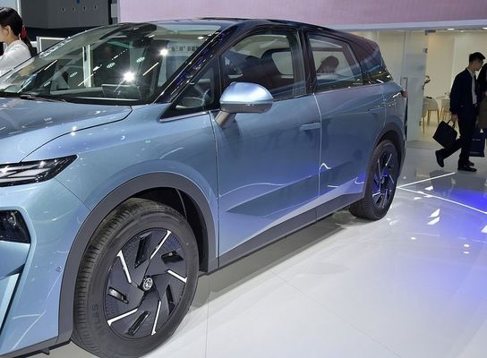 Venucia VX6 All Electric SUV z samodzielnie opracowaną baterią lubanową