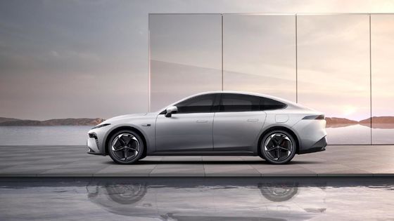 Dongfeng Eπ 007 z zasięgiem 1200 km i drzwiami nożyczkowymi Maksymalna prędkość 165 km/h 5 drzwi