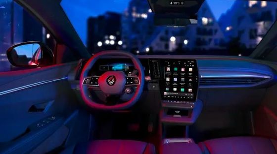 Długotrwała jazda testowa na akumulatorze Renault Megane E-Tech o pojemności 40/60 kWh, z zasięgiem około 158/208 mil