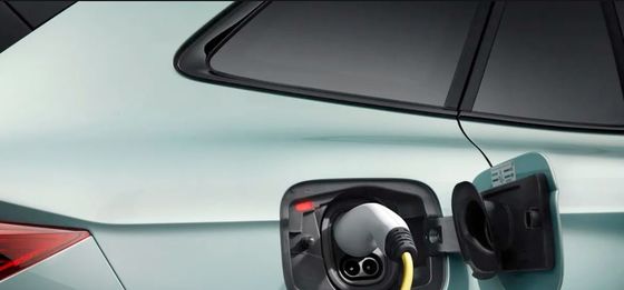 wystarczająco komfortowy w jazdzie i bardzo szybki w Skoda Enyaq iv80 82kWh bateria pojedynczy silnik, napęd na tylne koła samochód elektryczny