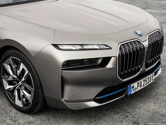 Nowy pojazd energetyczny dla BMW i7 2023 xDrive60L luksusowe fotele sportowe dla samochodów dla dorosłych pojazdy elektryczne