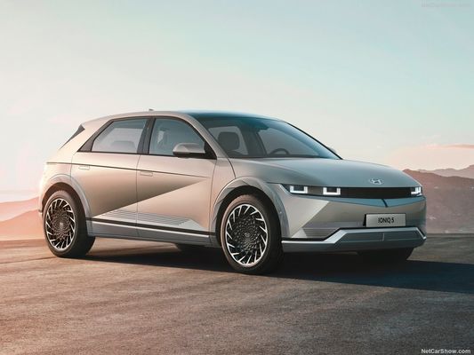 Nowa rodzina samochodów całkowicie elektrycznych Hyundai Ioniq5 Czarujący, futurystyczny design z zasięgiem 430 km