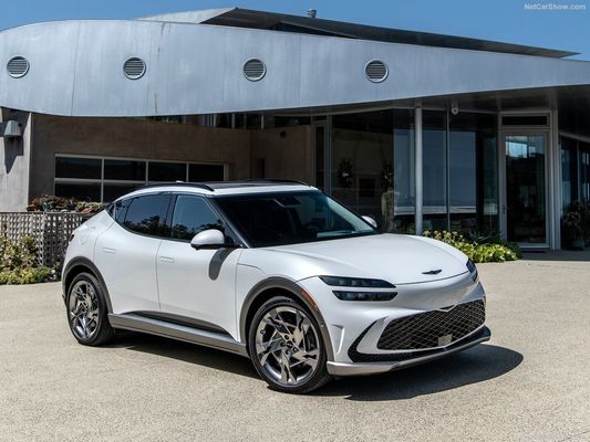 Genesis GV60 Upmarket All Electric Family Car Z akumulatorem 76,4kwh 350Nm Of Torque Model Boost & Drift