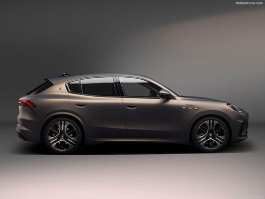 Czysto elektryczny samochód z 450 zasięgami i maksymalną prędkością 325 km/h w Maserati Gran Turismo Folgore