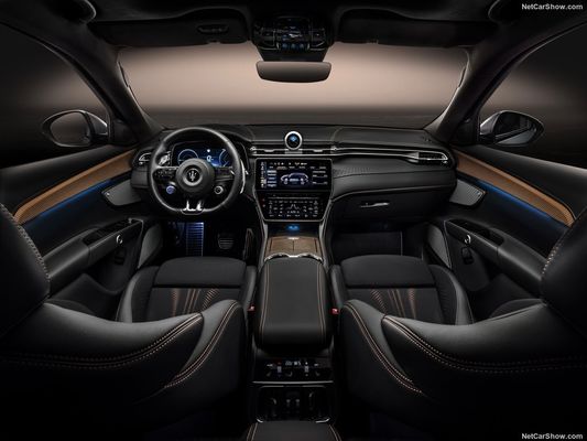 Czysto elektryczny samochód z 450 zasięgami i maksymalną prędkością 325 km/h w Maserati Gran Turismo Folgore