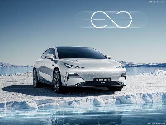 Geely Galaxy E8 Ev Elektryczny samochód 2024 550Kw Max Nowy samochód energetyczny Sedan z jednym silnikiem Przy maksymalnej prędkości 190km/h