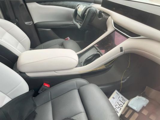 Pre-sale Zhiji L6 Pure Electric 4-drzwiowy Sedan Silnik 216kw Z Pół Spoke Steeling Koło Nowy samochód energetyczny