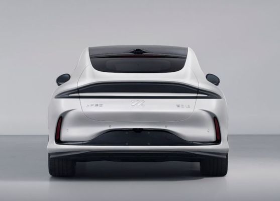 Pre-sale Zhiji L6 Pure Electric 4-drzwiowy Sedan Silnik 216kw Z Pół Spoke Steeling Koło Nowy samochód energetyczny
