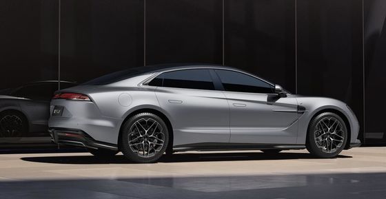 Sprzedaż 2024 Nowy samochód elektryczny BYD Yangwang U7 Sedan Opór wiatrowy Cd 0,195 240 kW Moc silnika