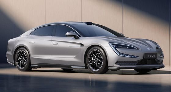 Sprzedaż 2024 Nowy samochód elektryczny BYD Yangwang U7 Sedan Opór wiatrowy Cd 0,195 240 kW Moc silnika