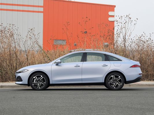 Roewe D7 DMH 125 Beyond Edition Średnia wielkość Plug In Hybrid Electric Car Sedan EV