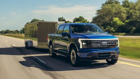 Samochód elektryczny Ford F-150 oświetlenie pickup czysto elektryczny z dużym zasięgiem i ogromnym magazynem