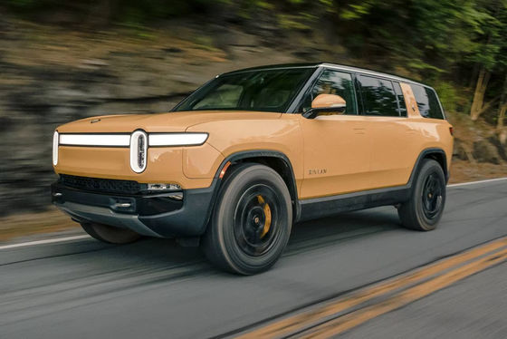 2023 RIVIAN R1S Cztery silniki 800P.S. zasięg 660 km, osiągając 60 mph w 3,1 s. Cały napęd elektryczny, 7 miejsc, wyższa klasy karabin.
