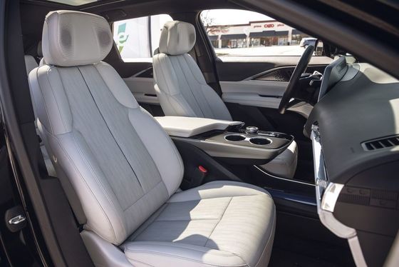 2024 Cadillac Lyriq 308 mil w daleko posher kabina NOWA ENERGIA LUXURY Sedan