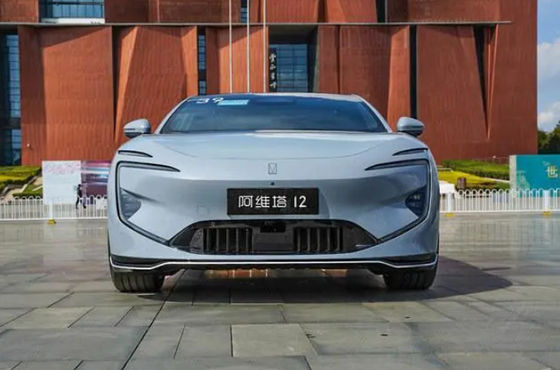 Samochód elektryczny AVATR 12 Samochód elektryczny o zasięgu 700 km