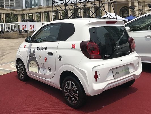 Czyste pojazdy elektryczne Roewe Clever Całkowicie elektryczny samochód Mini elektryczny samochód 4-osobowy z zasięgiem 311 km