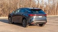 Luksusowy crossover SUV 2024 Lexus RX 450h+ PHEV z zasięgiem elektrycznym 37 mil