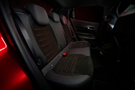 Najbardziej sportowy kompaktowy samochód Alfa Romeo Pierwszy EV Milano Z dwoma opcjami układu napędowego 156h & 240h WLTC 240 mil