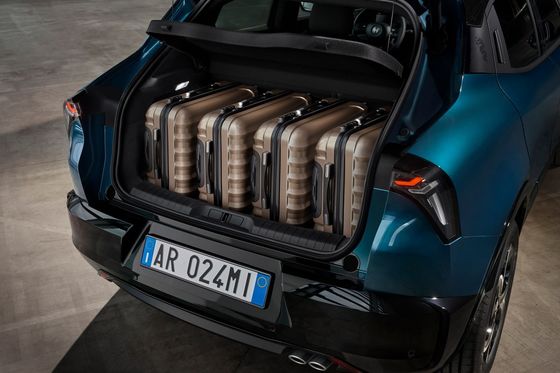 Najbardziej sportowy kompaktowy samochód Alfa Romeo Pierwszy EV Milano Z dwoma opcjami układu napędowego 156h & 240h WLTC 240 mil