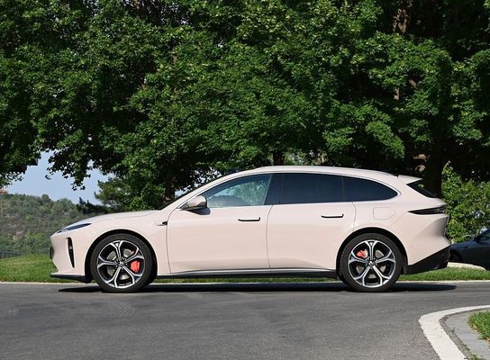 Nowe pojazdy energetyczne w magazynie z wystarczającymi kolorami 2024 Nio ET5T Weilai Pojazdy elektryczne 75kwh 200km/h szybki samochód