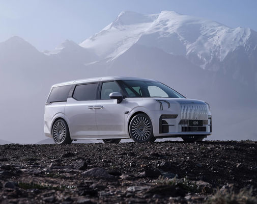 Zeekr 009 Pure Electric Luxury MPV redefining yourexpectations of MPVS 140kwh bateria 822km CLTC zakres 0-100km/h w 4.5s
