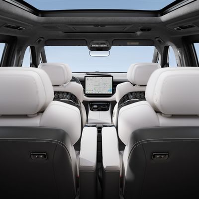 Zeekr 009 Pure Electric Luxury MPV redefining yourexpectations of MPVS 140kwh bateria 822km CLTC zakres 0-100km/h w 4.5s