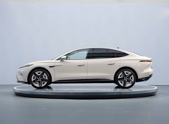 Czysty pojazd elektryczny Feifan F7 wyposażony jest w bezpłatne ładowanie baterii i wymianę na całe życie 500 km napędowy elektryczny