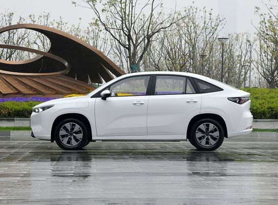 Czysty pojazd elektryczny Geely Cao Cao 60 EV z wymienną baterią i zasięgiem 415 km & 150 km/h