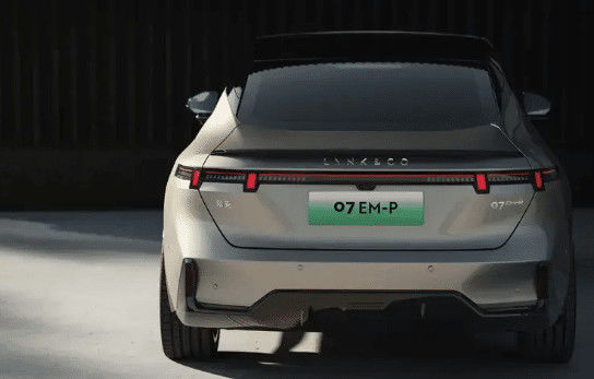Dzisiaj wprowadzono najnowszy LYNK& CO 07 EM-P 126km długiego zasięgu pro PHEV 160 kW silnik elektryczny & 350N.m momentu obrotowego nowa energia pojazd