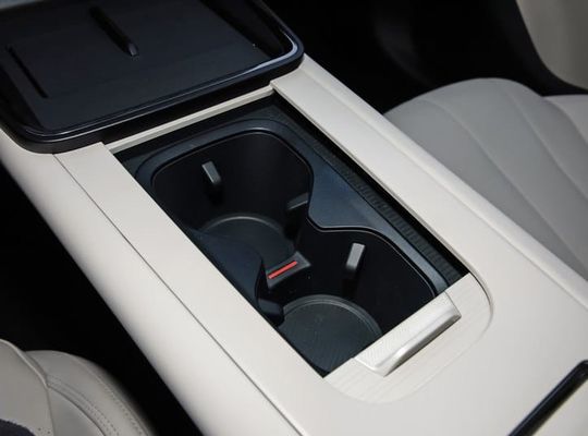 Dzisiaj wprowadzono najnowszy LYNK& CO 07 EM-P 126km długiego zasięgu pro PHEV 160 kW silnik elektryczny & 350N.m momentu obrotowego nowa energia pojazd