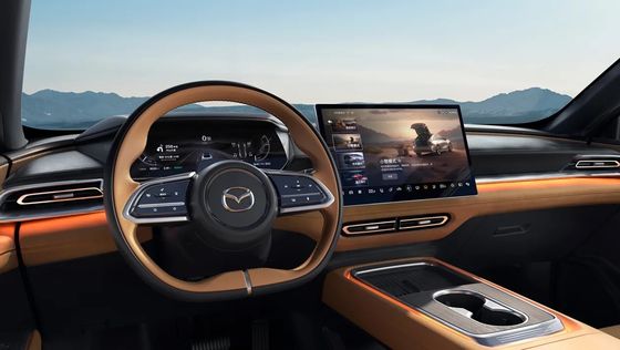 Pierwszy czysto elektryczny pojazd Mazda EZ-6 to elegancki sedan z napędem tylnym.