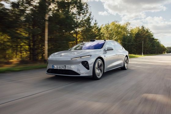 Nowe pojazdy energetyczne 2024 Nio ET7 Weilai Pojazdy elektryczne 75kwh 200km/h Szybki samochód