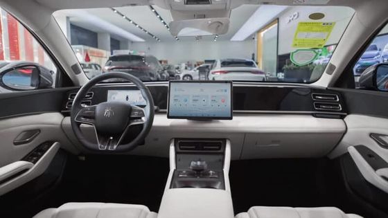 Nowy hybrydowy pojazd 2024 BYD Qin L Dm-i 1.5T 101Ps.L4 Motor z 218Ps Elektryczny silnik 180km/h Maksymalna prędkość