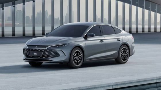 Nowy hybrydowy pojazd 2024 BYD Qin L Dm-i 1.5T 101Ps.L4 Motor z 218Ps Elektryczny silnik 180km/h Maksymalna prędkość