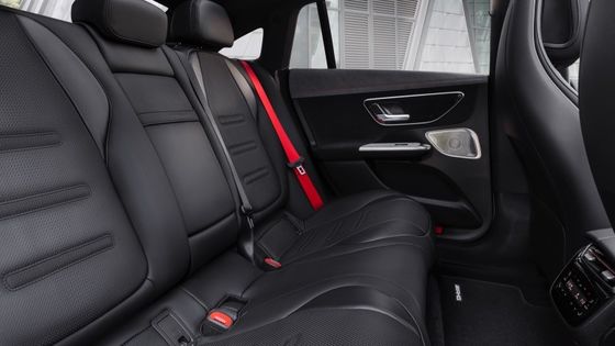 Elektryczny samochód Mercedes-Benz EQE AMG 53 4MATIC+ z mocą silnika 460kw/625P.s 220km/h