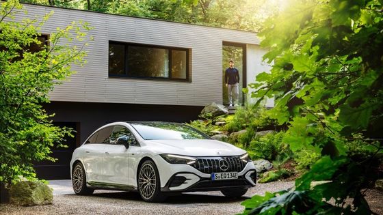 Elektryczny samochód Mercedes-Benz EQE AMG 53 4MATIC+ z mocą silnika 460kw/625P.s 220km/h