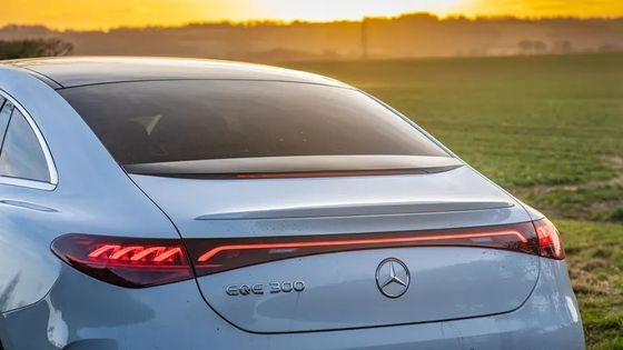 Najbardziej atrakcyjny samochód elektryczny Mercedes-Benz EQE 300 Sedan 525km zasięg 180kw/245P.s moc w 210kmph prędkość maksymalna